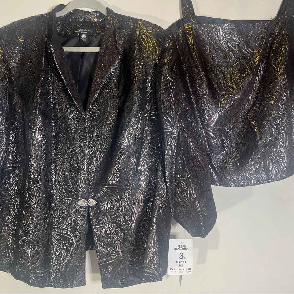 Chic Black and Silver Paisley Blazer & Camisole Set.